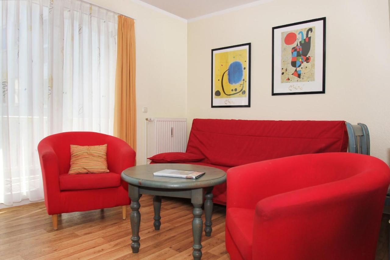 Balkon, Gratis Nutzung Vom Ahoi Erlebnisbad Und Sauna In Sellin - Villa Karola Fewo 09 Goehren  Luaran gambar